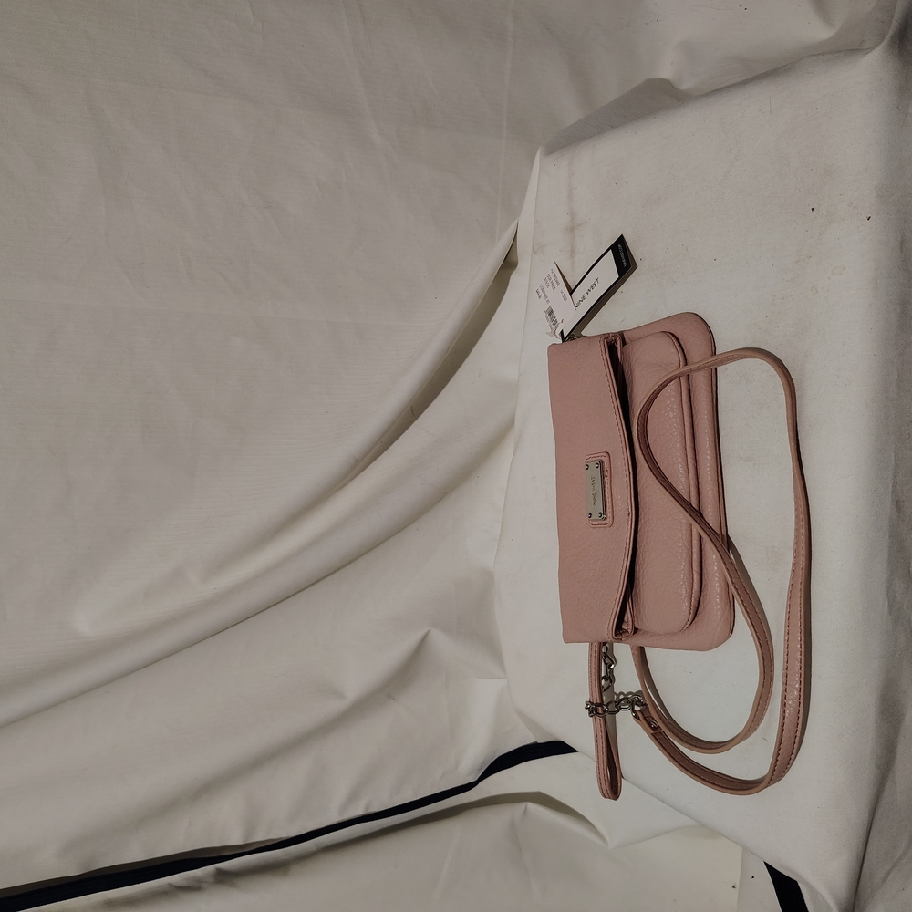 Nine west, pink purse, snap close, cross body strap - Picture 7 of 8
